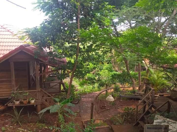 Quiet Garden View Lodge&Trekking Banlung 外观 照片